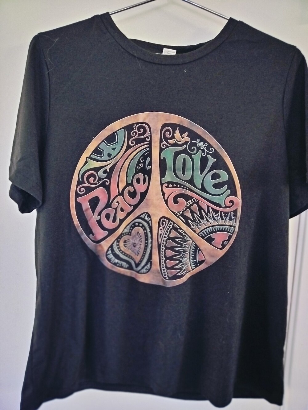 "Peace & Love" Graphic Print Tee - Size XL Black